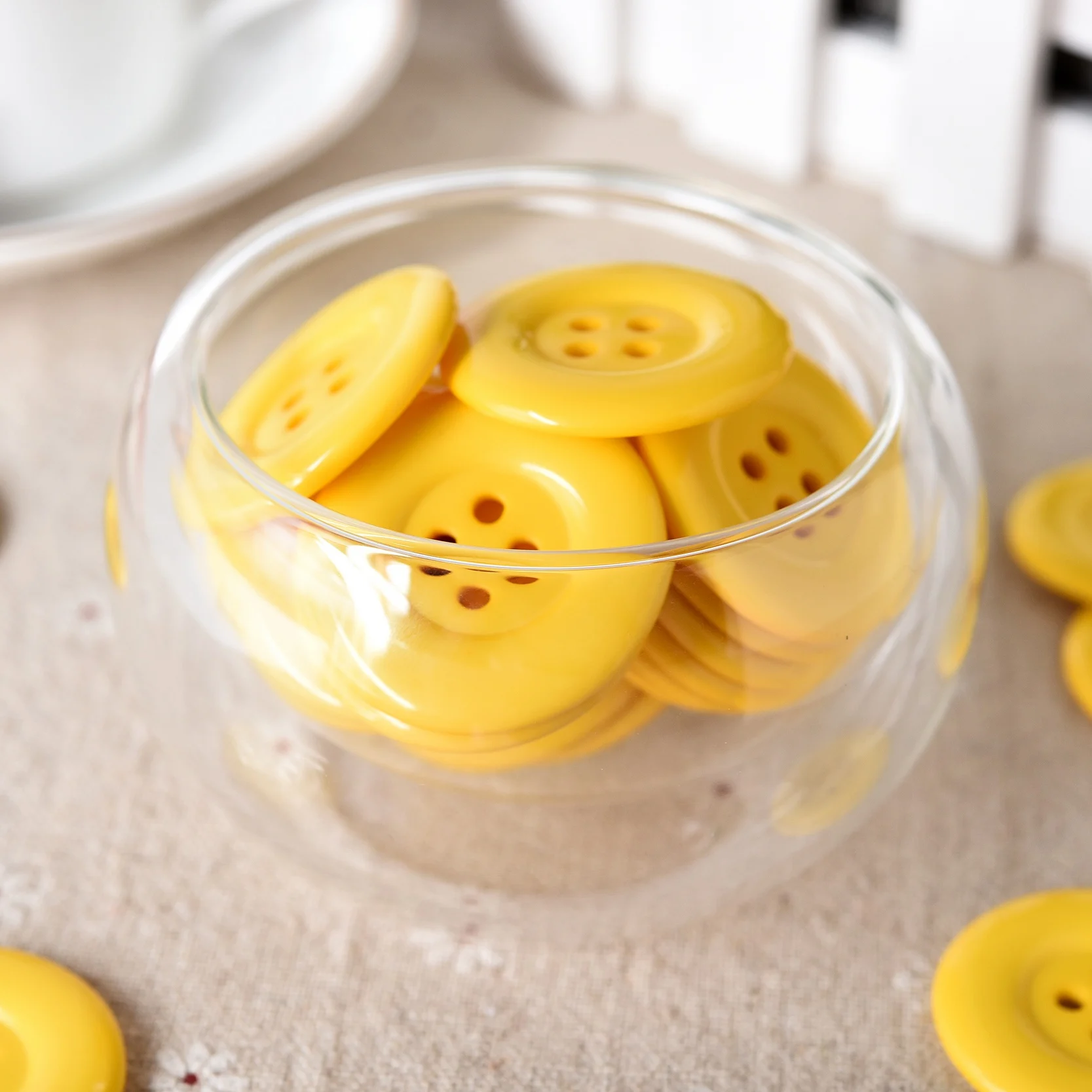 20Pcs 34mm 4 Holes Yellow Round Sewing Buttons Resin Buttons Solide Flatback Scrapbooking Decorative Buttons
20Pcs 34mm 4 Holes Yellow Round Sewing Buttons Resin Buttons Solide Flatback Scrapbooking Decorative Buttons