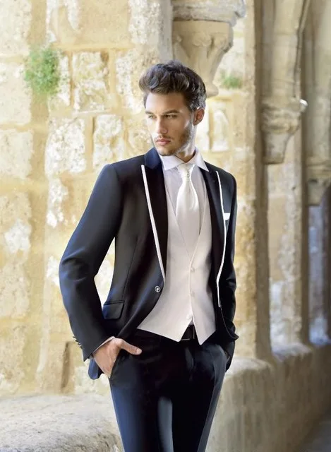 2017 Popular Black Man Suits Tailored Peak Lapel Groomsman Wedding Suits Men's Evening Party Tuxedos (Jacket+Pants+Vest+Tie)
2017 Popular Black Man Suits Tailored Peak Lapel Groomsman Wedding Suits Men's Evening Party Tuxedos (Jacket+Pants+Vest+Tie)