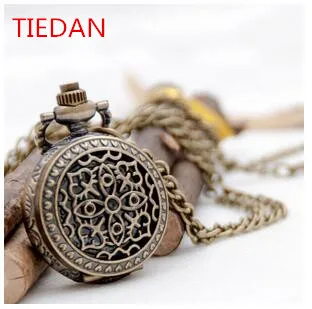 Vintage classic bronze Wealth and beautiful flowers pendant Fashion quartz gift Necklace pocket watches
Vintage classic bronze Wealth and beautiful flowers pendant Fashion quartz gift Necklace pocket watches