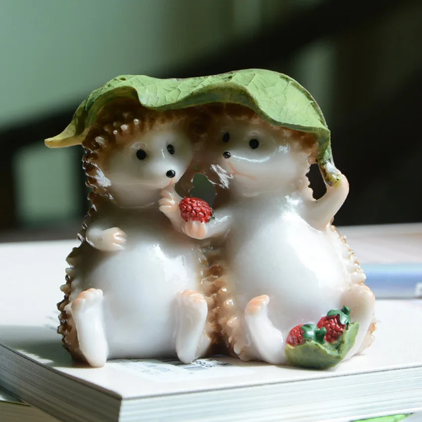1Pc Cute Hedgehog Family Animal Figurines Garden Decoration Outdoor Home Desktop Miniatures Figurines Resin Ornament Statue
1Pc Cute Hedgehog Family Animal Figurines Garden Decoration Outdoor Home Desktop Miniatures Figurines Resin Ornament Statue