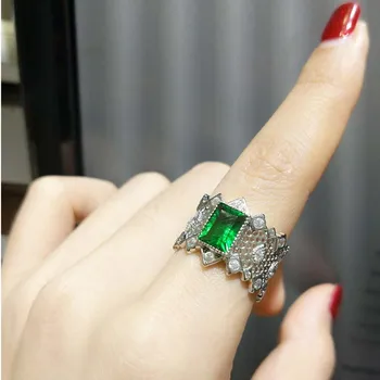 FLZB,Classic beautiful ring natural diopside gemstone 6*8mm in 925 sterliing silver with 18k white gold plated luxury nice ring
FLZB,Classic beautiful ring natural diopside gemstone 6*8mm in 925 sterliing silver with 18k white gold plated luxury nice ring