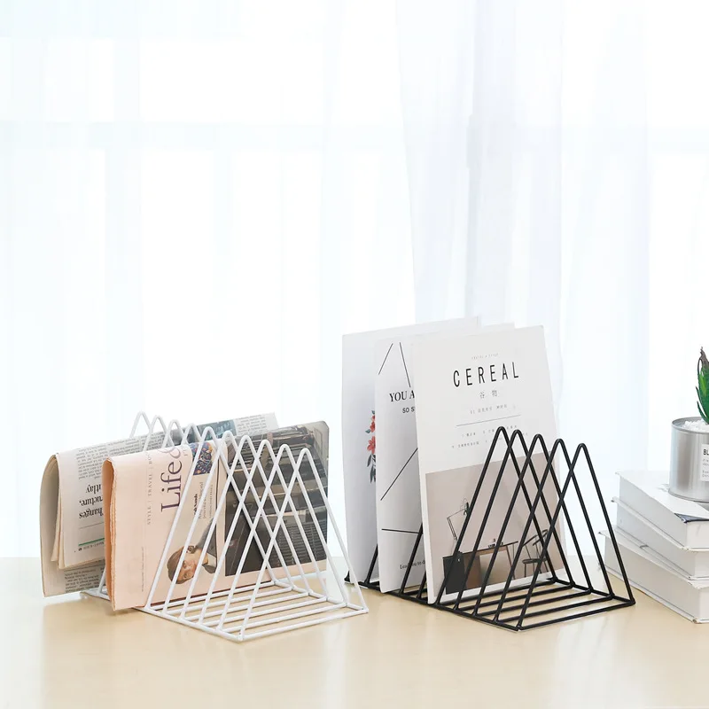 Nordic Triangular Iron Bookshelf Multifunction Luxurious Golden Magazine Plate Display Sundry Storage Holders Desktop Decoration
Nordic Triangular Iron Bookshelf Multifunction Luxurious Golden Magazine Plate Display Sundry Storage Holders Desktop Decoration