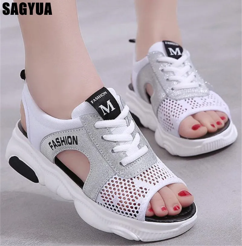 2019 women sandals new Hollow Thick bottom casual lace up sneakers summer outdoor ladies Open Toe platform shoe woman shoes Z140
2019 women sandals new Hollow Thick bottom casual lace up sneakers summer outdoor ladies Open Toe platform shoe woman shoes Z140