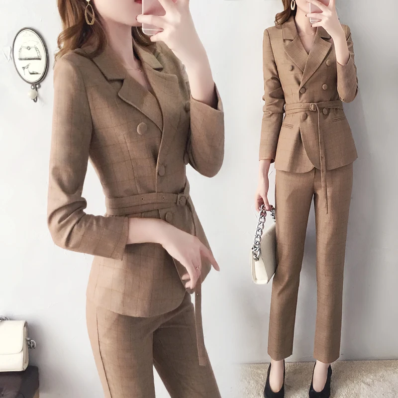 Light tan Suit suit female spring and autumn new fashion temperament British wind Slim Belt small suit pencil pants two-piece
Light tan Suit suit female spring and autumn new fashion temperament British wind Slim Belt small suit pencil pants two-piece