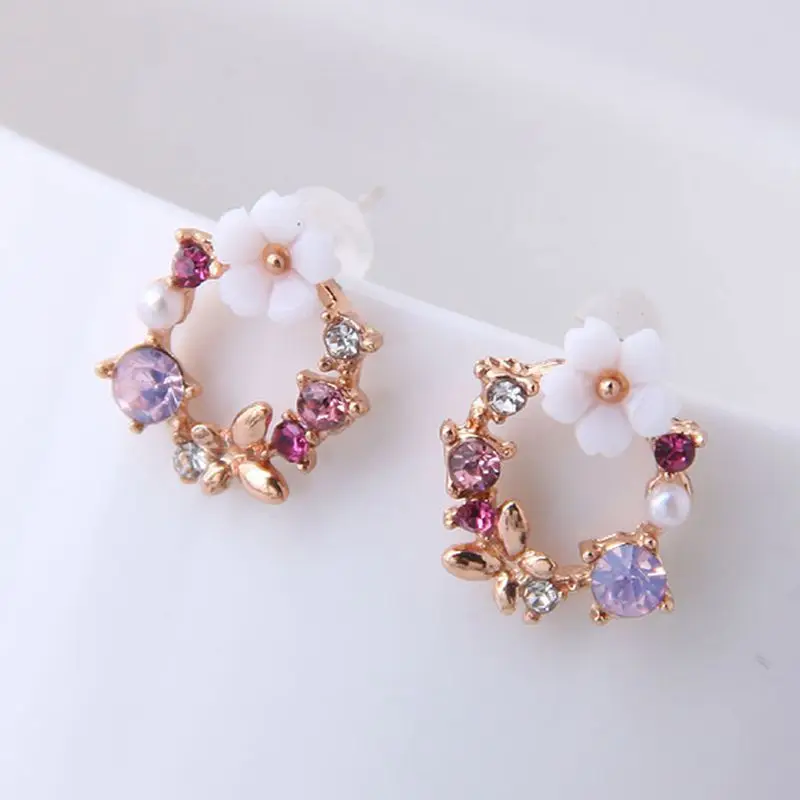 Hollow Round Flower Crystal Butterfly Earrings Small Personality Women Fashion Jewelry
Hollow Round Flower Crystal Butterfly Earrings Small Personality Women Fashion Jewelry