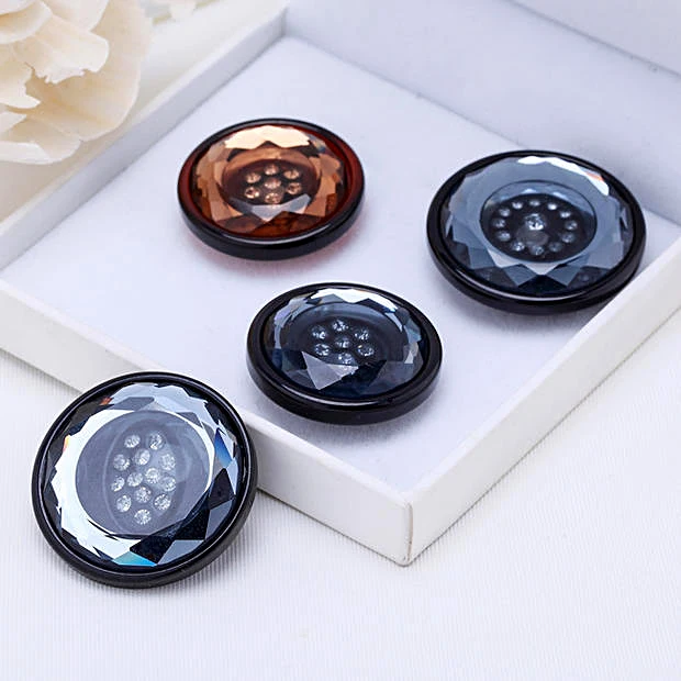 New style25/30/35/40mm 4pcs/lot High-grade Resin Buttons Cashmere Mink Coat Fur Clothing Buckle Diamond Decoration Clasp Buckle
New style25/30/35/40mm 4pcs/lot High-grade Resin Buttons Cashmere Mink Coat Fur Clothing Buckle Diamond Decoration Clasp Buckle