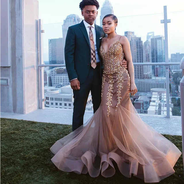Glitter Sequin Spaghetti Straps Mermaid Black Girl Prom Dress with Appliqued Sweep Train V Neck African Formal Graduation Dresse
Glitter Sequin Spaghetti Straps Mermaid Black Girl Prom Dress with Appliqued Sweep Train V Neck African Formal Graduation Dresse