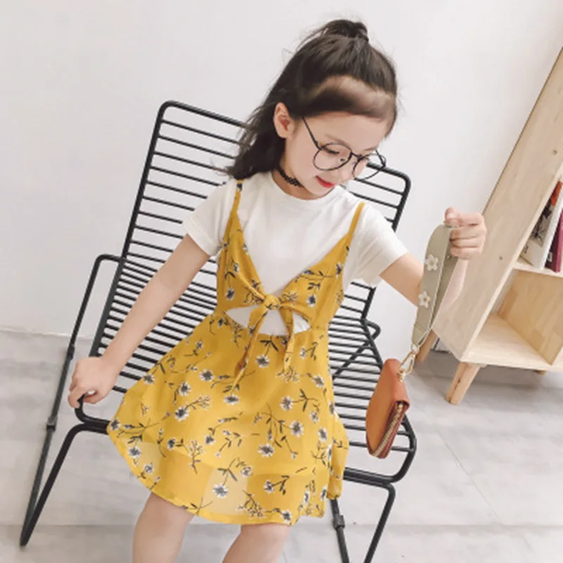 Princess dress Kids Baby Girls clothes set Summer White short-sleeved T-shirt + floral halter dress Two piece children's suit
Princess dress Kids Baby Girls clothes set Summer White short-sleeved T-shirt + floral halter dress Two piece children's suit