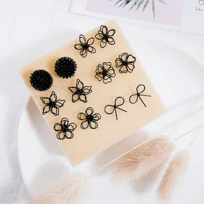 Korean Simplicity Hollow out double layer Creative Ear Stud Elegant For Women Earrings pendientes brincos fashion jewelry
Korean Simplicity Hollow out double layer Creative Ear Stud Elegant For Women Earrings pendientes brincos fashion jewelry