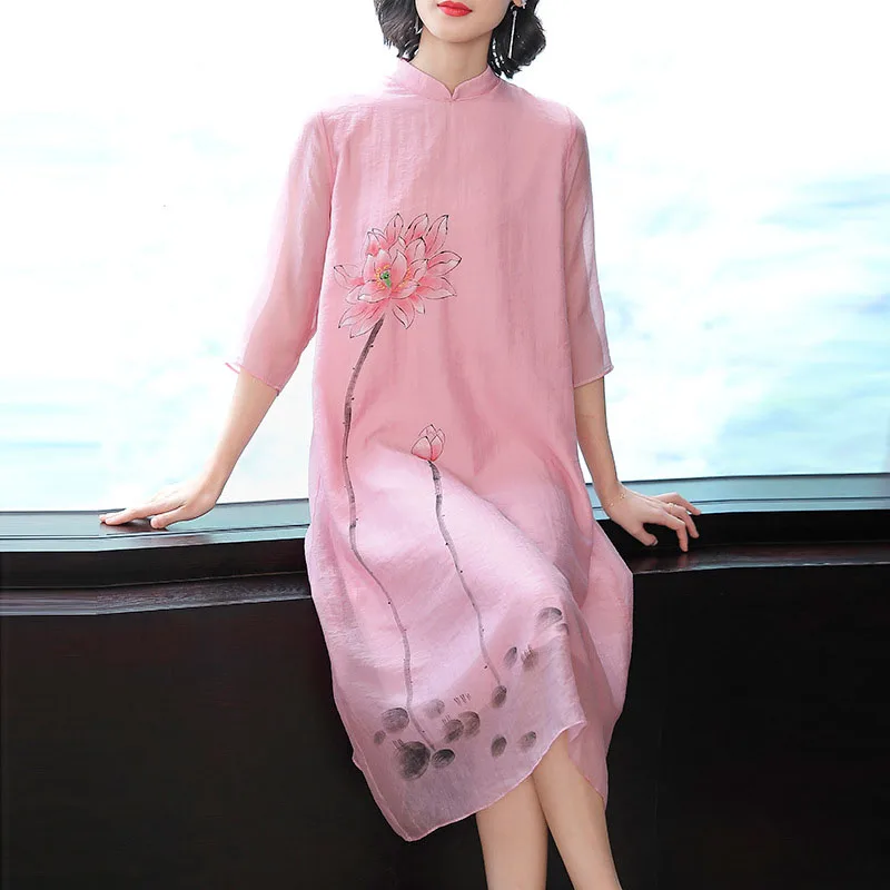 Chinese Style Lotus Printed Floral Dress Elegant Woman Stand Collar National Cheongsam Plus Size Pink Dresses Vestido Robe Femme
Chinese Style Lotus Printed Floral Dress Elegant Woman Stand Collar National Cheongsam Plus Size Pink Dresses Vestido Robe Femme