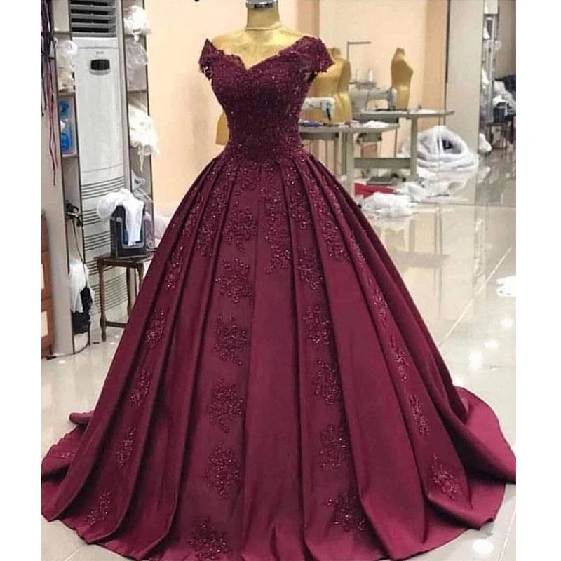 Custom Made Plus Size Gown Evening Dresses Long Elegant V-neck Beaded Appliques Satin Ball Gown Formal Party Dress Vintage
Custom Made Plus Size Gown Evening Dresses Long Elegant V-neck Beaded Appliques Satin Ball Gown Formal Party Dress Vintage