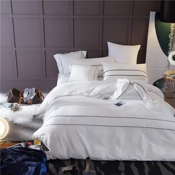 4-Pieces Luxury Bedding Set King Size Queen Bed Set Bed Purple/white Sheet Duvet Cover Cool Feeling Slik Like
4-Pieces Luxury Bedding Set King Size Queen Bed Set Bed Purple/white Sheet Duvet Cover Cool Feeling Slik Like
