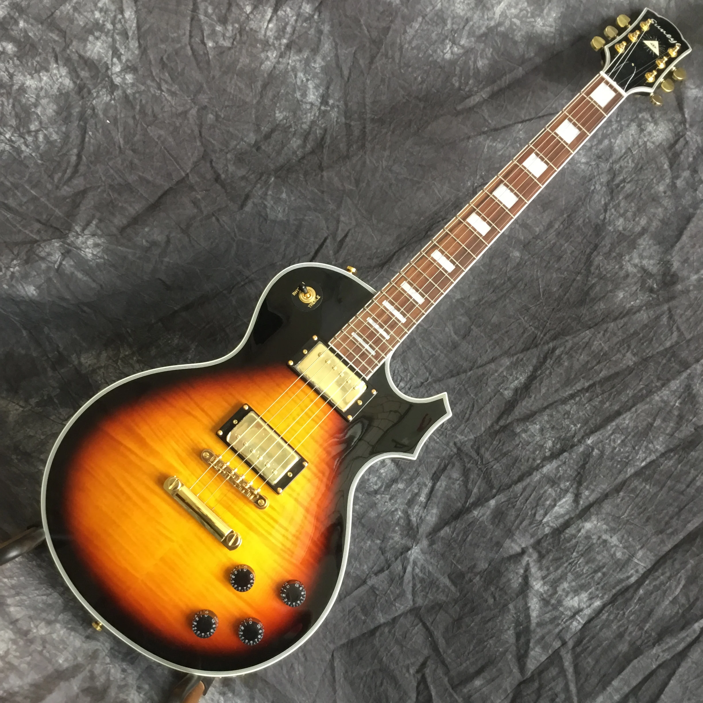 suneye Wholesale custom shop Sunbrust VOS Electric Guitar EMS Free Shipping 3ts
suneye Wholesale custom shop Sunbrust VOS Electric Guitar EMS Free Shipping 3ts