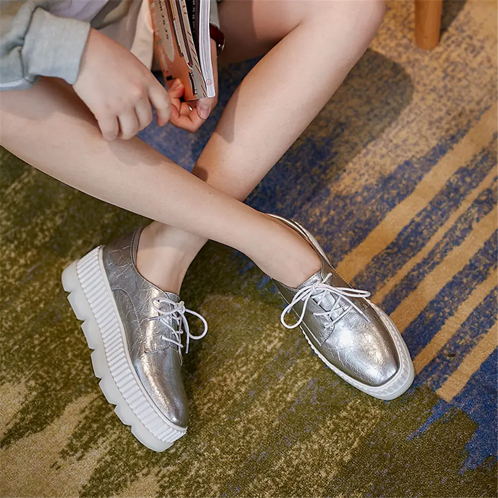RIBETRINI Brand Design Patent Leather Quality Flat Platform Women Shoes Lady Lace Up Leisure INS Hot Fashion Shoes Woman Flats
RIBETRINI Brand Design Patent Leather Quality Flat Platform Women Shoes Lady Lace Up Leisure INS Hot Fashion Shoes Woman Flats