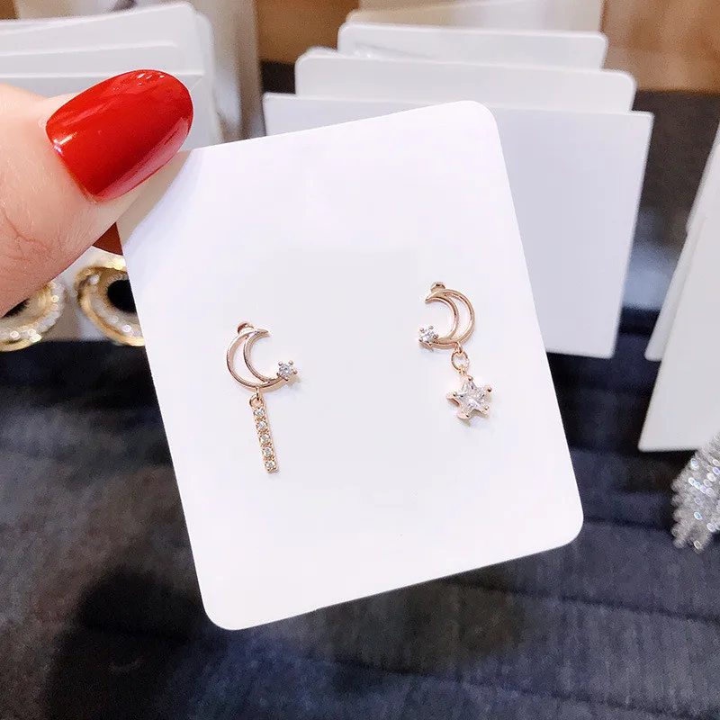 Dominated The new 2019 joker character temperament asymmetric sweet Moon fashion crystal Women Drop earrings
Dominated The new 2019 joker character temperament asymmetric sweet Moon fashion crystal Women Drop earrings