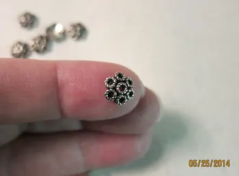 9x2.5mm, Sterling Silver Bead Caps, Handcrafted - Sold by the pair or, choose a larger pkg from the 'Options' menu - Flat Rate S
9x2.5mm, Sterling Silver Bead Caps, Handcrafted - Sold by the pair or, choose a larger pkg from the 'Options' menu - Flat Rate S