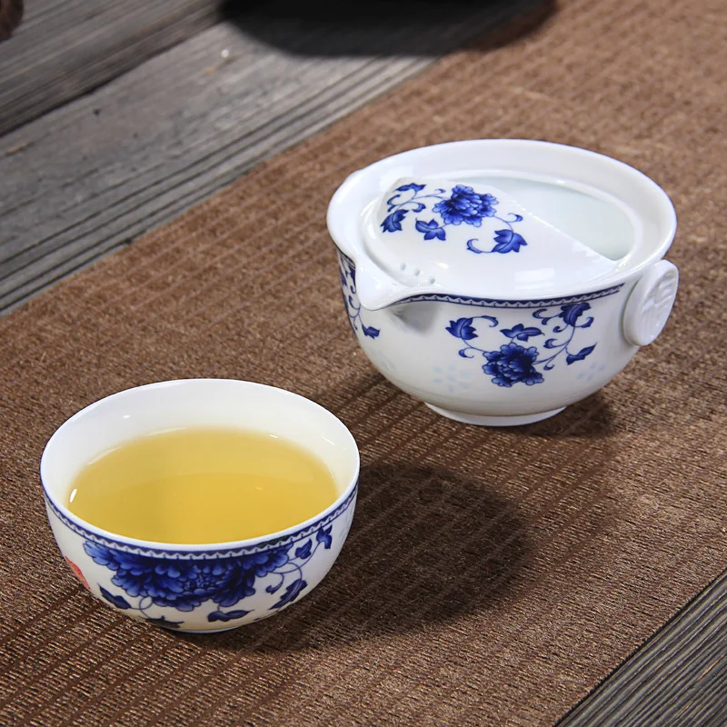 China Good Product Kuaikebei Kung Fu Tea set Include 1 Pot 1 Cup High Quality Elegant Gaiwan Beautiful and Easy Teapot Kettle
China Good Product Kuaikebei Kung Fu Tea set Include 1 Pot 1 Cup High Quality Elegant Gaiwan Beautiful and Easy Teapot Kettle