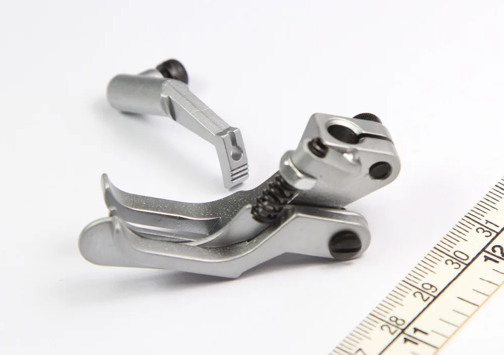 GR367R SINGLE NEEDLE GUIDING FEET FOR DURKOPP ADLER 367 / 467 / 767 SEWING MACHINE
GR367R SINGLE NEEDLE GUIDING FEET FOR DURKOPP ADLER 367 / 467 / 767 SEWING MACHINE
