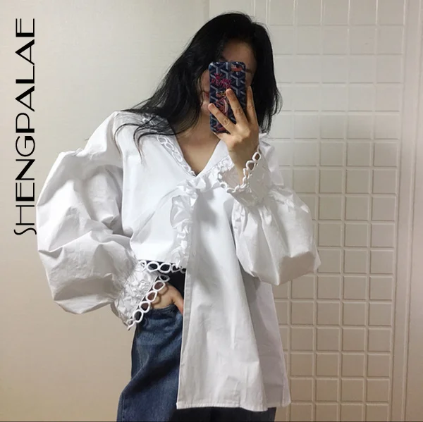 SHENGPALAE Spring Autumn 2019 Japan Korea Style Women Ruffles V-neck Puff Short Sleeve Female Irregular Personality Shirt FQ660
SHENGPALAE Spring Autumn 2019 Japan Korea Style Women Ruffles V-neck Puff Short Sleeve Female Irregular Personality Shirt FQ660