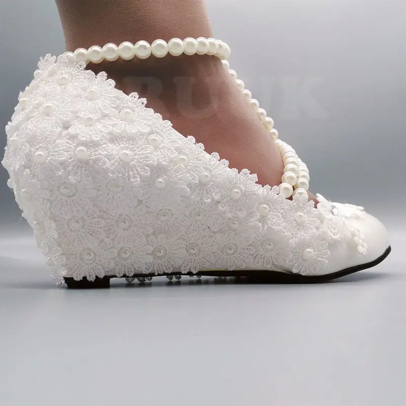 White lace wedding shoes bride 5CM wedges heel beading straps ladies female flower girl party wedding pumps shoe
White lace wedding shoes bride 5CM wedges heel beading straps ladies female flower girl party wedding pumps shoe