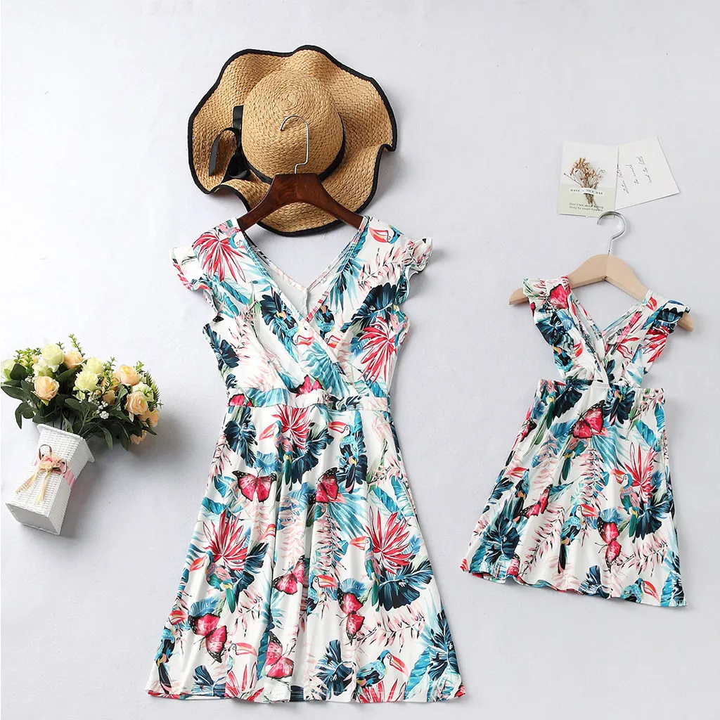 TELOTUNY Family Matching Outfits Mommy/Me Women's V Neck Sleeveless Floral Printing Family Clothes Dress Floral Fashion dress
TELOTUNY Family Matching Outfits Mommy/Me Women's V Neck Sleeveless Floral Printing Family Clothes Dress Floral Fashion dress