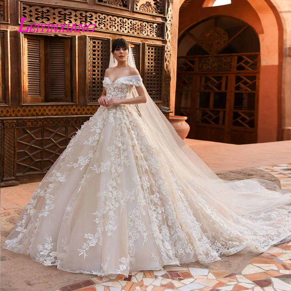 LEIYINXIANG 2019 Bride Dress Wedding Dress Vestido De Noiva Backless Princess Natural Sexy Ball Gown Luxury Appliques Sleeveless
LEIYINXIANG 2019 Bride Dress Wedding Dress Vestido De Noiva Backless Princess Natural Sexy Ball Gown Luxury Appliques Sleeveless