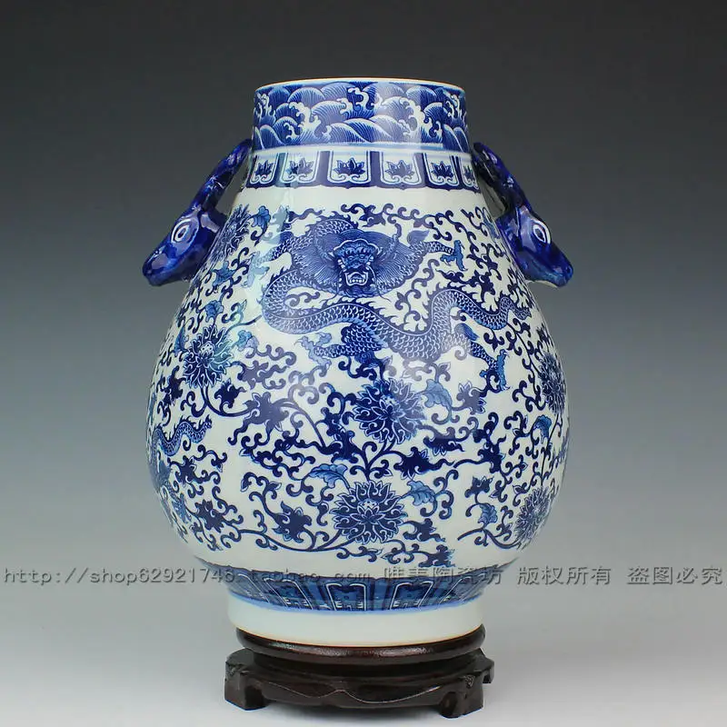 Jingdezhen ceramic vase antique blue and white porcelain vase interlocking lottos home ceramic decoration
Jingdezhen ceramic vase antique blue and white porcelain vase interlocking lottos home ceramic decoration