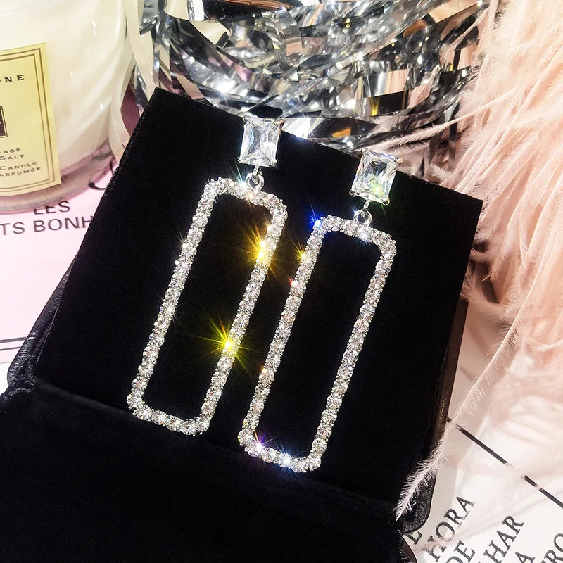 Korean New Fashion Rhinestone Rectangle Long Earrings Temperament Personality Women Exaggerated Jewelry Cubic Zirconia Gift
Korean New Fashion Rhinestone Rectangle Long Earrings Temperament Personality Women Exaggerated Jewelry Cubic Zirconia Gift