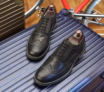 Shoes Men samrt casual genuine leather formal dress shoes carved flats moccasins lace up classical black vintage brogue shoes 
Shoes Men samrt casual genuine leather formal dress shoes carved flats moccasins lace up classical black vintage brogue shoes