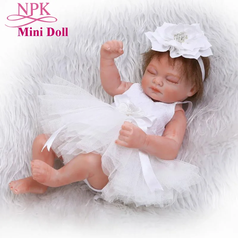 27CM NPK Lovely Mini Sleeping Princess Baby Dolls Lifelike Full Silicone Bebes Reborn Girl Dolls Child Play House Toys Kids Gift
27CM NPK Lovely Mini Sleeping Princess Baby Dolls Lifelike Full Silicone Bebes Reborn Girl Dolls Child Play House Toys Kids Gift