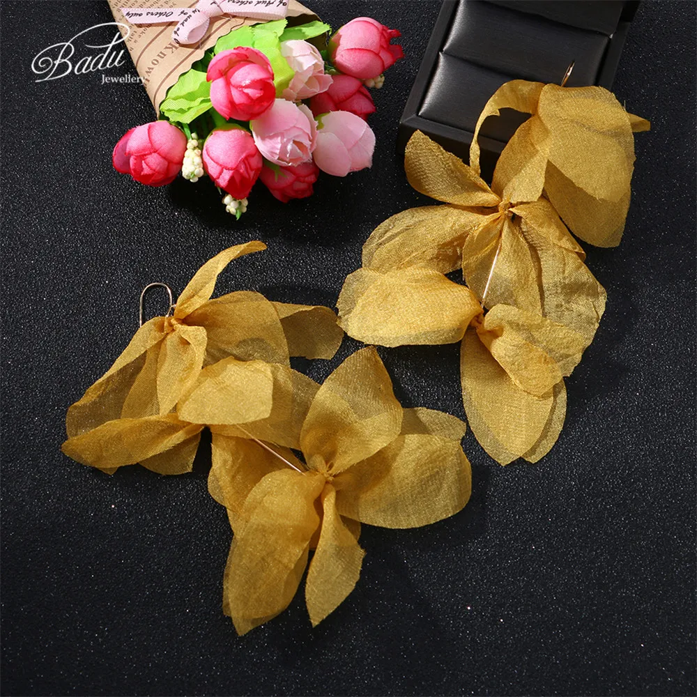 Badu Colorful Yarn Flower Long Drop Earrings Handmade 3 Layers Yarn Fabric Flower Earring Women Christmas Jewelry Wholesale
Badu Colorful Yarn Flower Long Drop Earrings Handmade 3 Layers Yarn Fabric Flower Earring Women Christmas Jewelry Wholesale