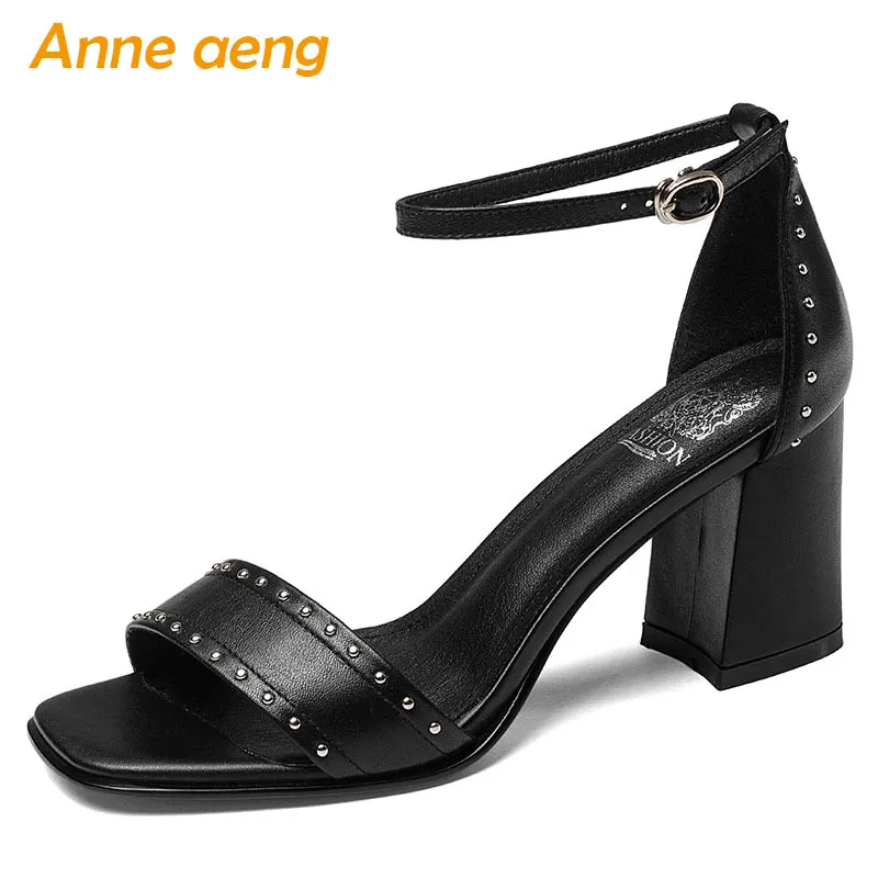 2019 New Summer Genuine Leather Women Ankle Strap Sandals High Square Heel Buckle Metal Sexy Ladies Women Shoes Black Pumps
2019 New Summer Genuine Leather Women Ankle Strap Sandals High Square Heel Buckle Metal Sexy Ladies Women Shoes Black Pumps
