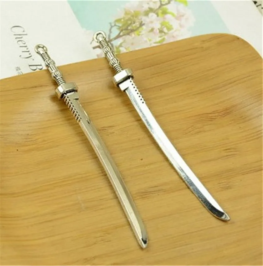 RONGQING 20Pcs/lot Vintage Silver Samurai Sword Charms Weapon Pendants 106x30mm Bohemian Findings
RONGQING 20Pcs/lot Vintage Silver Samurai Sword Charms Weapon Pendants 106x30mm Bohemian Findings