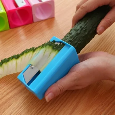 BF040 Multi-function Pen type cucumber slicer 5.3*4.5*9cm free shipping
BF040 Multi-function Pen type cucumber slicer 5.3*4.5*9cm free shipping