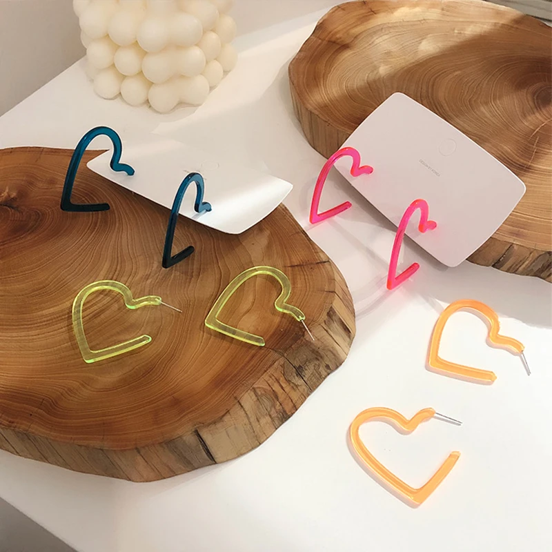 HUANZHI 2019 New Korean Stylish S925 Fluorescent Three-dimensional Acrylic Heart Sweet Stud Earring for Women Girls 
HUANZHI 2019 New Korean Stylish S925 Fluorescent Three-dimensional Acrylic Heart Sweet Stud Earring for Women Girls