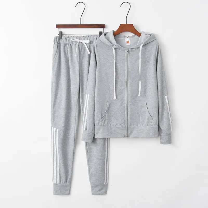 Spring women's Korean version of the solid color hooded zipper loose casual sportswear sports two-piece autumn women's clothing
Spring women's Korean version of the solid color hooded zipper loose casual sportswear sports two-piece autumn women's clothing