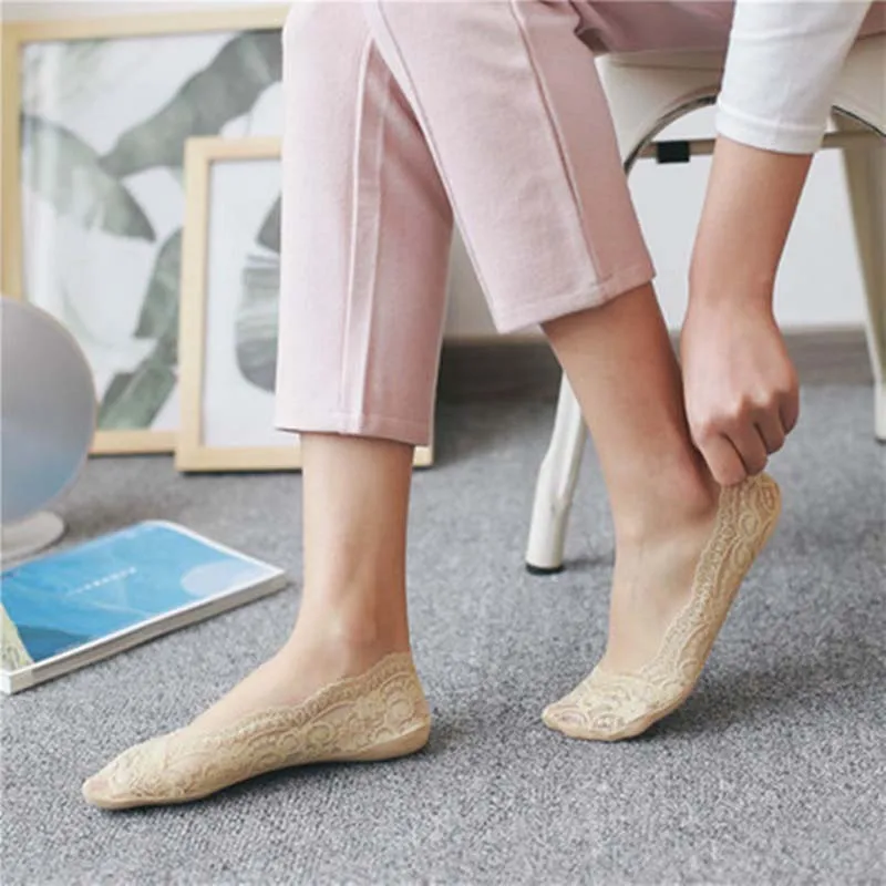 Summer Korean lace boat socks ladies silicone non-slip shallow mouth invisible socks solid color cotton socks
Summer Korean lace boat socks ladies silicone non-slip shallow mouth invisible socks solid color cotton socks