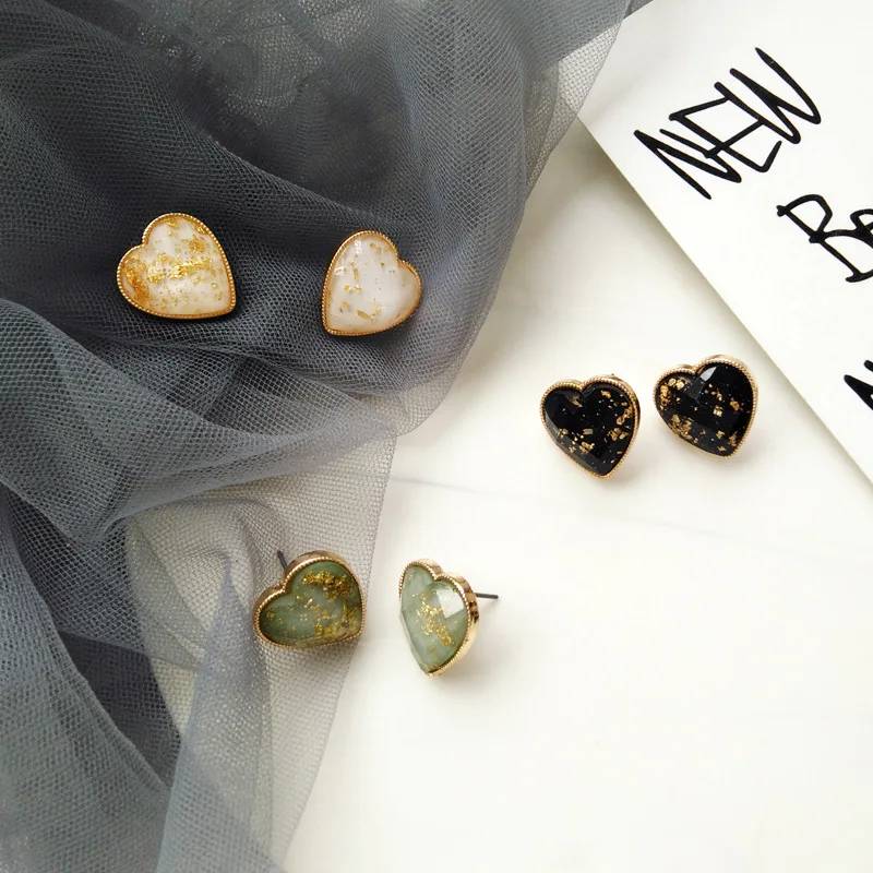 Vintage Simple Heart Shape Crystal Clips on Earring Without Non Piercing Round Heart Stone No Pierced Ears Hole Clip Earrings
Vintage Simple Heart Shape Crystal Clips on Earring Without Non Piercing Round Heart Stone No Pierced Ears Hole Clip Earrings