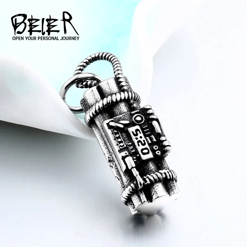 Time 5:20 Bomb Pendants men Necklaces Stainless Steel Sports Hand Grenades Romantic Couple personality Jewelry Love Gift LHP026
Time 5:20 Bomb Pendants men Necklaces Stainless Steel Sports Hand Grenades Romantic Couple personality Jewelry Love Gift LHP026