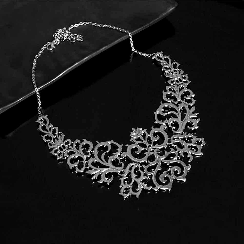 TrinketSea 2017 New Arrival Women Hollow Sliver Statement Necklace Short Chokers Fashion Jewelry Cool Metal Torque Necklaces
TrinketSea 2017 New Arrival Women Hollow Sliver Statement Necklace Short Chokers Fashion Jewelry Cool Metal Torque Necklaces