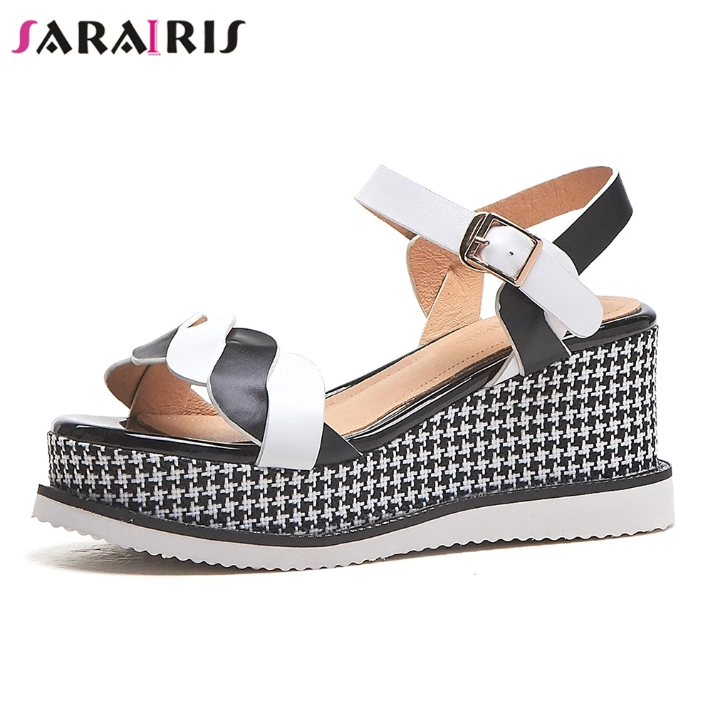 SARAIRIS Fashion 2019 Genuine Leather Wedge High Heels Shoes Woman Sandals Female Platform Mix Color Sandals Woman Shoes
SARAIRIS Fashion 2019 Genuine Leather Wedge High Heels Shoes Woman Sandals Female Platform Mix Color Sandals Woman Shoes