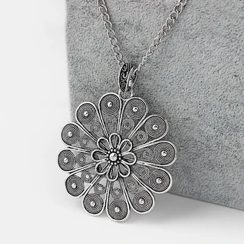 1PCS Large Hollow Filigree Flower Round Pendant Long Link Chain Lagenlook Necklace
1PCS Large Hollow Filigree Flower Round Pendant Long Link Chain Lagenlook Necklace
