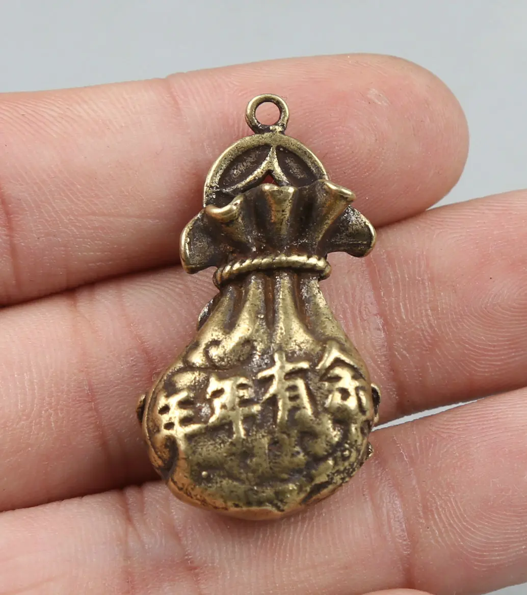 38MM/1.5"Collect Curio Rare China Fengshui Small Bronze Exquisite Animal Fish Money Bag Purse Wealth Pendant Statue Statuary 26g
38MM/1.5"Collect Curio Rare China Fengshui Small Bronze Exquisite Animal Fish Money Bag Purse Wealth Pendant Statue Statuary 26g