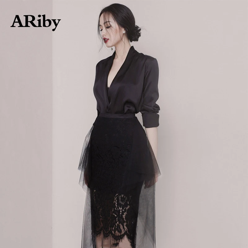 Two Piece Set Women Clothes 2019 Summer High-end Elegant Black Deep V-collar Solid Shirt+Irregular Lace Mesh Skirt Two Piece Set
Two Piece Set Women Clothes 2019 Summer High-end Elegant Black Deep V-collar Solid Shirt+Irregular Lace Mesh Skirt Two Piece Set