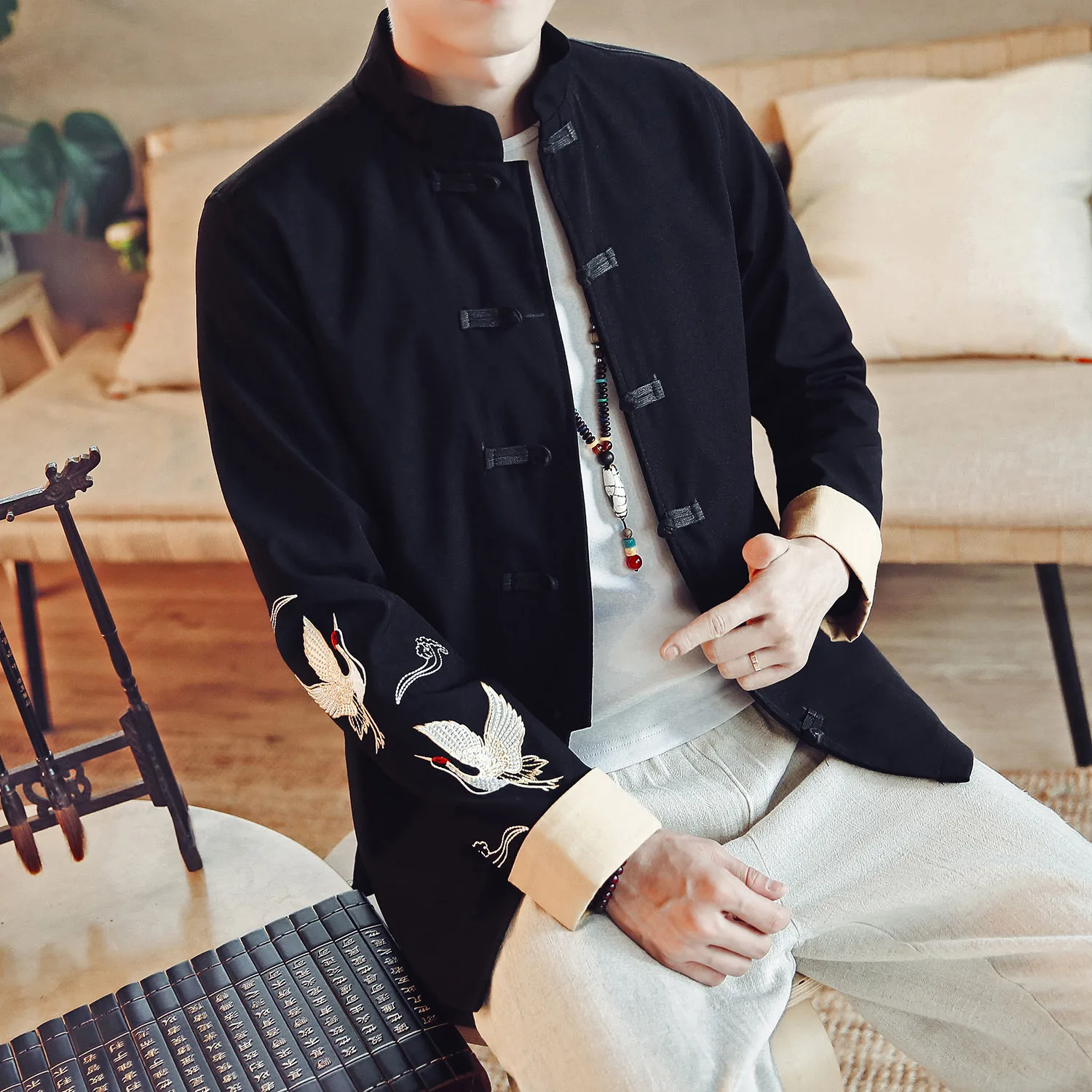 New crane embroidery men's coat ancient style Chinese style social jacket male Tang suit retro coat
New crane embroidery men's coat ancient style Chinese style social jacket male Tang suit retro coat