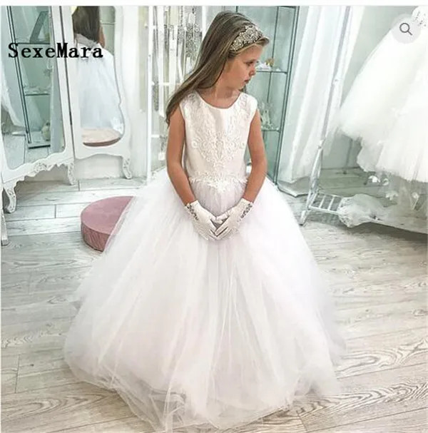 White Ivory Tulle Lace Girls First Communion Dress Ball Gown O Neck Customized Flower Girls Dresses for Weddings Christmas Gown
White Ivory Tulle Lace Girls First Communion Dress Ball Gown O Neck Customized Flower Girls Dresses for Weddings Christmas Gown