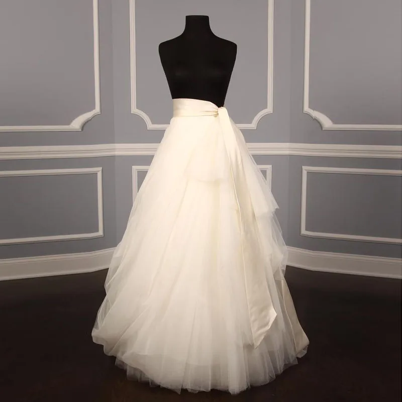 Custom Made Tulle Wedding Skirt High Waist Vintage Ivory Ribbon Long Tulle Skirts 2018 Saia Faldas Jupe Bridal Gown Skirts Women 
Custom Made Tulle Wedding Skirt High Waist Vintage Ivory Ribbon Long Tulle Skirts 2018 Saia Faldas Jupe Bridal Gown Skirts Women