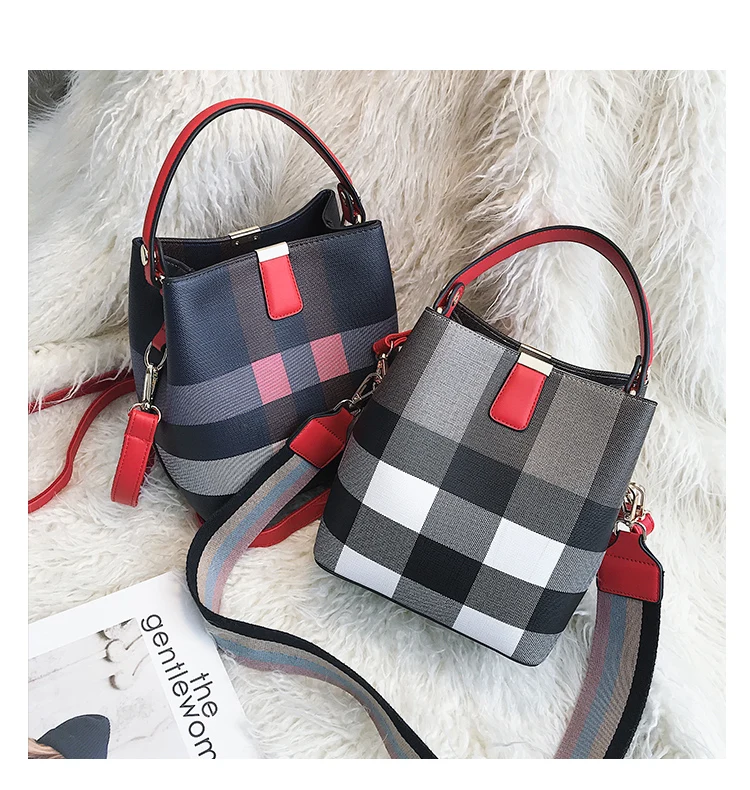 New Spring and Summer Fashion Recreational Bucket Bag Brief Broadband Single Shoulder Handbag Small Bag Tide
New Spring and Summer Fashion Recreational Bucket Bag Brief Broadband Single Shoulder Handbag Small Bag Tide