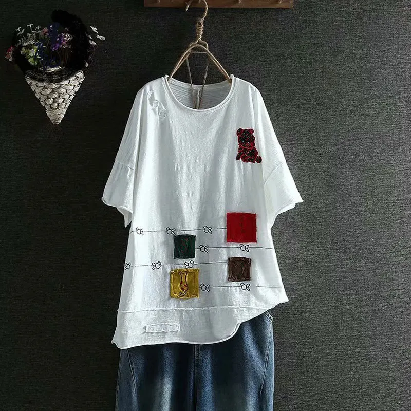 Trend edge original literary loose short-sleeved T-shirt female summer dress 2019 new patch embroidery hole
Trend edge original literary loose short-sleeved T-shirt female summer dress 2019 new patch embroidery hole