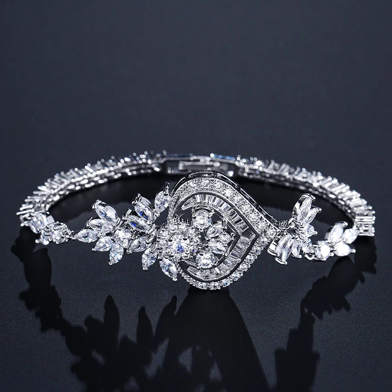 UILZ Newest Luxury Roman Chain Bracelet For Women Ladies AAA Cubic ZirconInlay Charm Bracelet Bride Wedding Jewelry UB2040
UILZ Newest Luxury Roman Chain Bracelet For Women Ladies AAA Cubic ZirconInlay Charm Bracelet Bride Wedding Jewelry UB2040